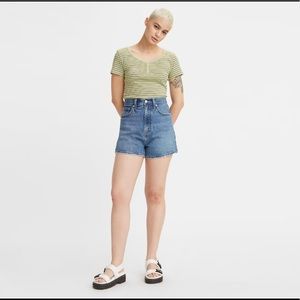 Levi’s High Loose Shorts Size 28
